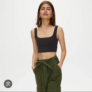 Aritzia Wilfred vacay cropped tank black